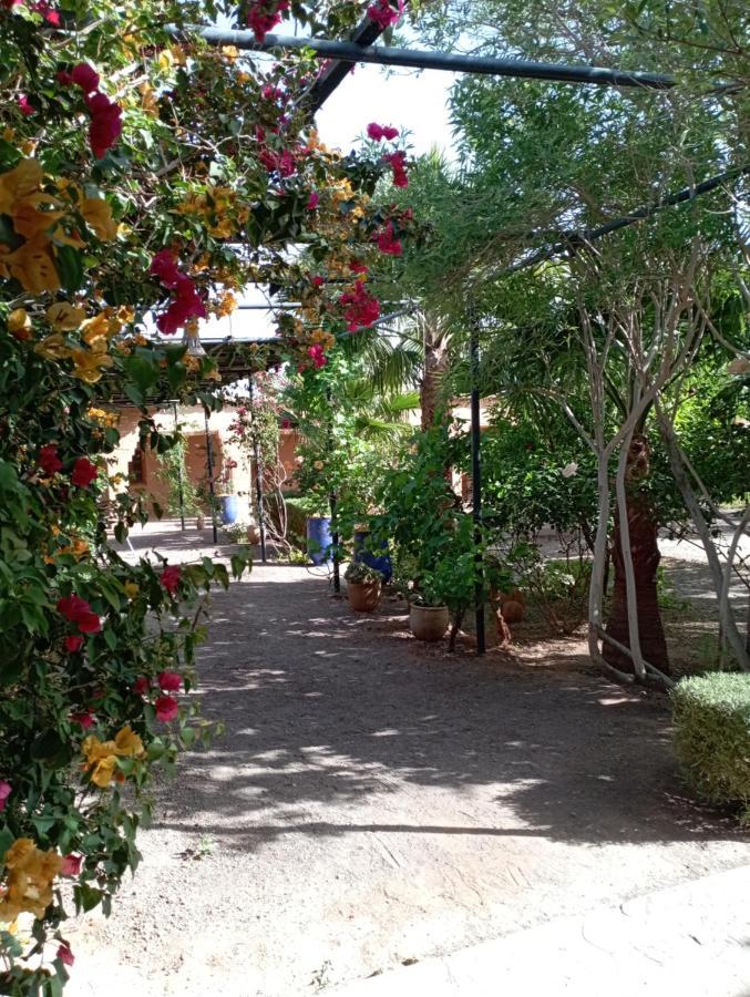 Auberge Bassou Nkob Luaran gambar